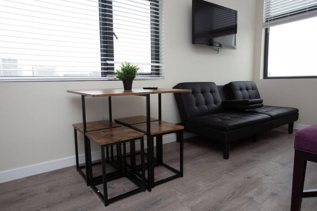 Premier Location With Great Scenic Downtown View Inn
